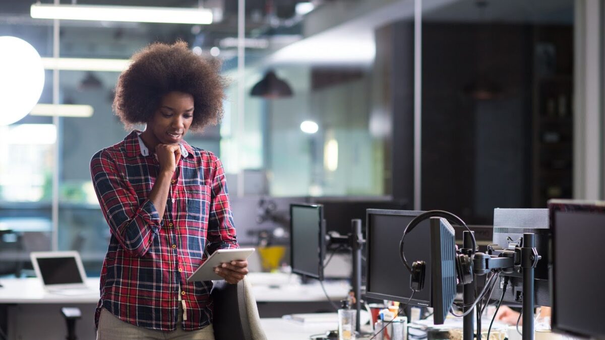 The IT Skills Gap: How the Right IT Courses Can Make You Indispensable