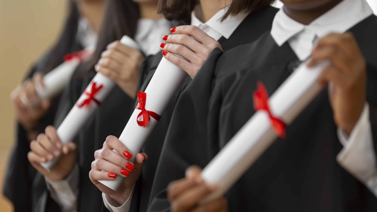 The Difference Between Certificates, Diplomas & Degrees